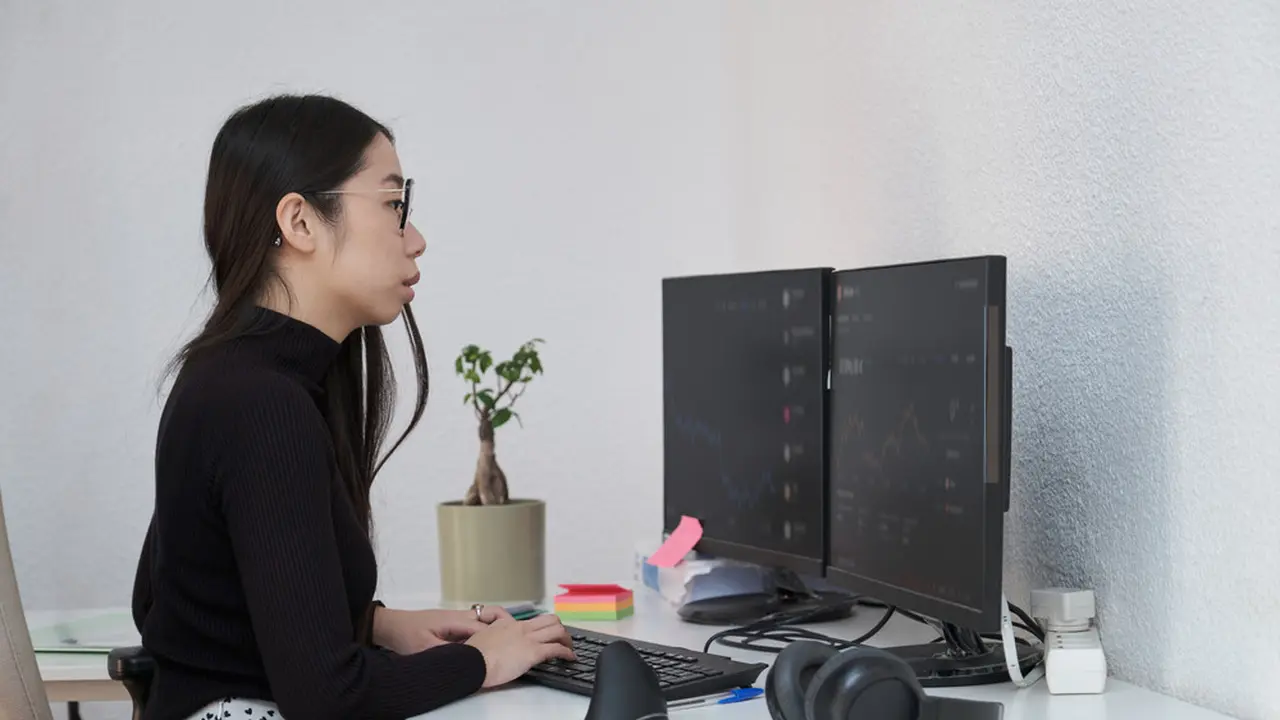 5 Strategi Investasi Aman di Tengah Kondisi Ekonomi yang Sedang Lesu