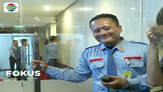 Ketua DPR Bambang Soesatyo menyatakan peluru nyasar berasal dari Perbakin yang sedang mengadakan latihan tembak reaksi (sasaran bergerak) di Lapangan Tembak Senayan.