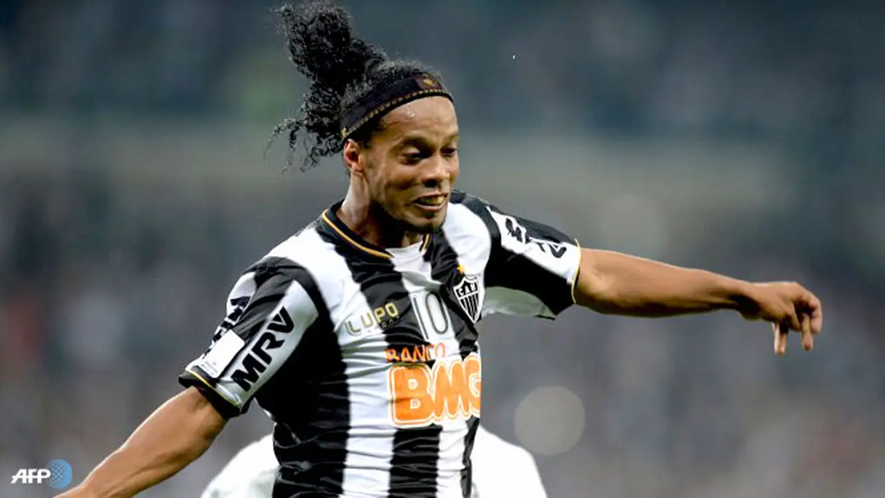 ronaldinho-130815c.jpg