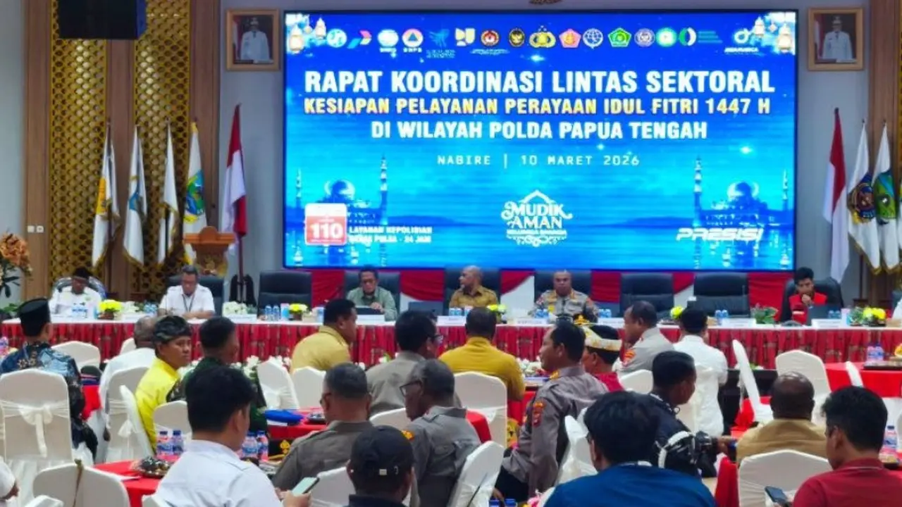 Rapat koordinasi lintas sektoral persiapan pelayanan perayaan Idulfitri 1447 H yang diselenggarakan Polda Papua Tengah di Kantor Gubernur Papua Tengah, Nabire.