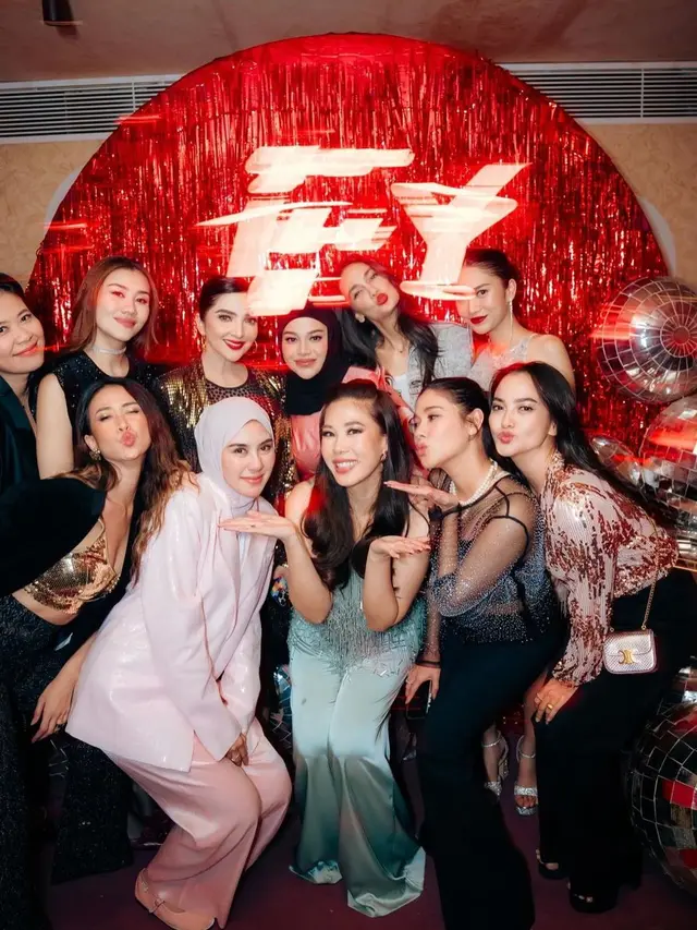 Adu Gaya Glamor Santun Aurel Hermansyah, Syahnaz Sadiqah, dan Olla Ramlan di Ultah Marlene Hariman, Tampil Blink Blink dengan Hijab
