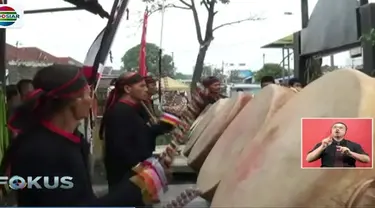 Jelang persiapan proses adat mandailing Bobby Nasution dan Kahiyang Ayu, grup kesenian Kulabu Pakantan menggelar gladi bersih di Medan.