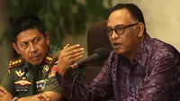 CEO Mahaka Sport and Entertainment, Hasani Abdulgani  menghadiri jumpa pers Jenderal Sudirman Cup di Mabes TNI, Cilangkap, Jakarta, Senin (26/10/2015). (Bola.com/Vitalis Yogi TrIsna)