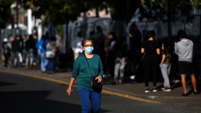 Tes COVID-19 di London