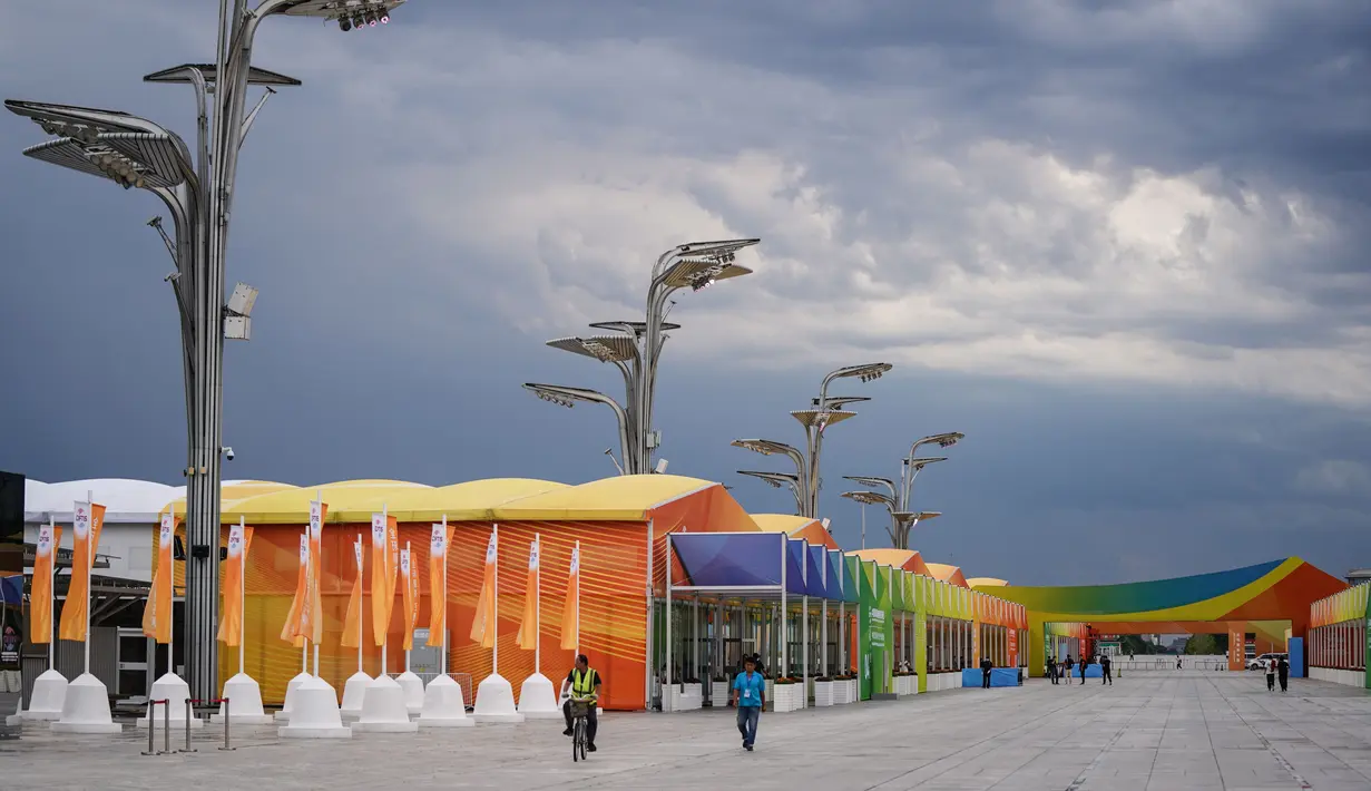 Pemandangan area pameran outdoor di dekat China National Convention Center, lokasi penyelenggaraan Pameran Perdagangan Jasa Internasional China (China International Fair for Trade in Services/CIFTIS), di Beijing Olympic Park di Beijing, ibu kota China (1/9/2020).  (Xinhua/Peng Ziyang)