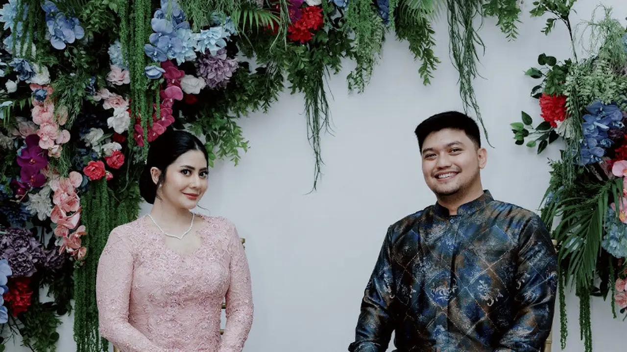Thavita Resmi Bertunangan