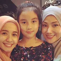 Laudya Cynthia Bella dan Eera Fazira. (foto: instagram.com/errafazira)