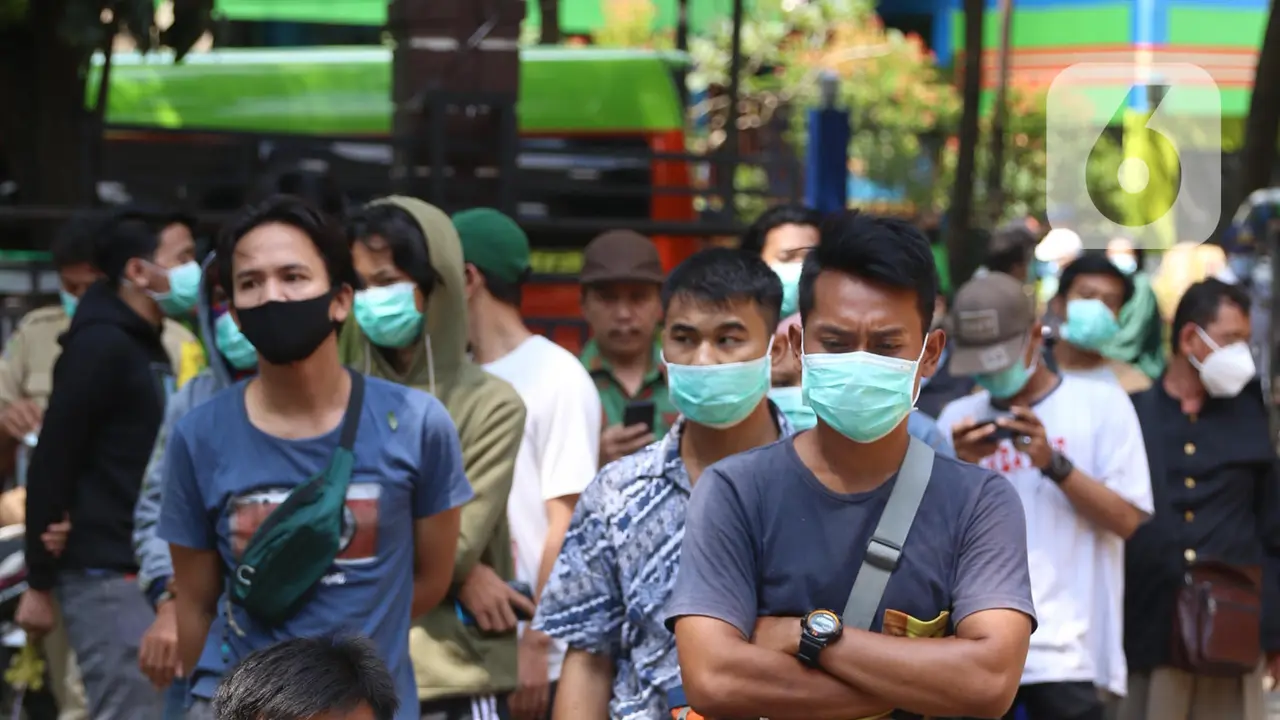 Puluhan Warga di Kelurahan Sudimara Barat Tangerang Jalani Tes GeNose C19