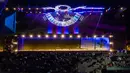 Foto udara memperlihatkan warga menonton pertunjukan di kota kuno Tangqi, Distrik Yuhang, Hangzhou, Provinsi Zhejiang, China, 14 Agustus 2020. Beragam acara digelar setiap Selasa-Sabtu malam guna menambah pilihan kegiatan warga di waktu senggang dan mendongkrak perekonomian lokal. (Xinhua/Xu Yu)