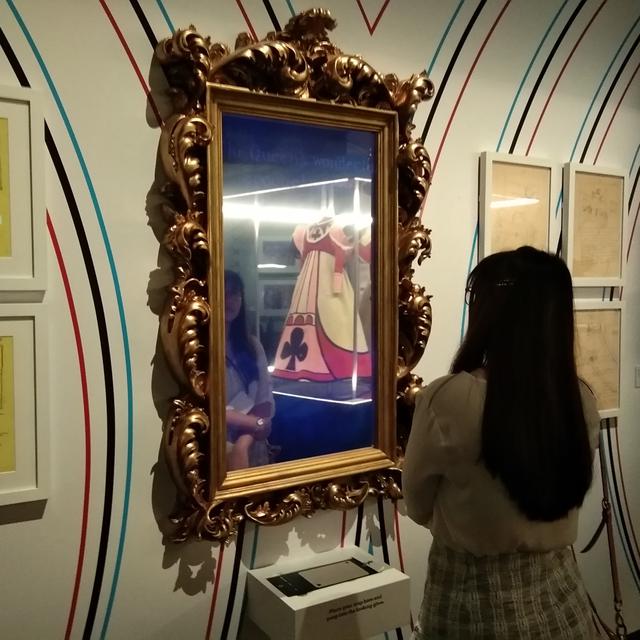 Bertualang Dalam Kisah Alice In Wonderland Di Artscience Museum