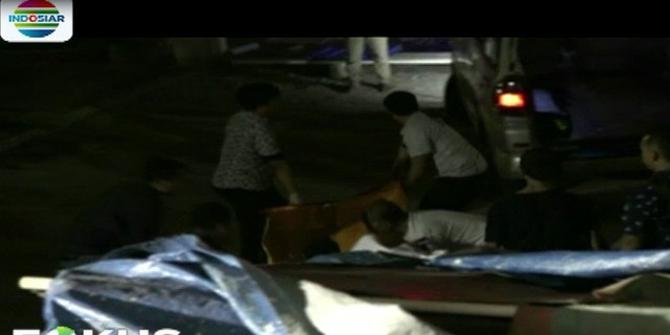 Evakuasi Dramatis Pria Tertimpa Truk Molen di Tangerang