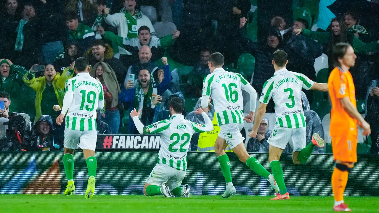 Foto: Isco Sang Mantan yang Jadi Mimpi Buruk, Real Betis Pecundangi Madrid di Liga Spanyol