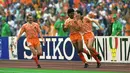 Marco van Basten adalah bintang Belanda saat menjuarai Piala Eropa 1988. Torehan 5 gol termasuk di final membawanya meraih sepatu emas. (www.squawka.com)