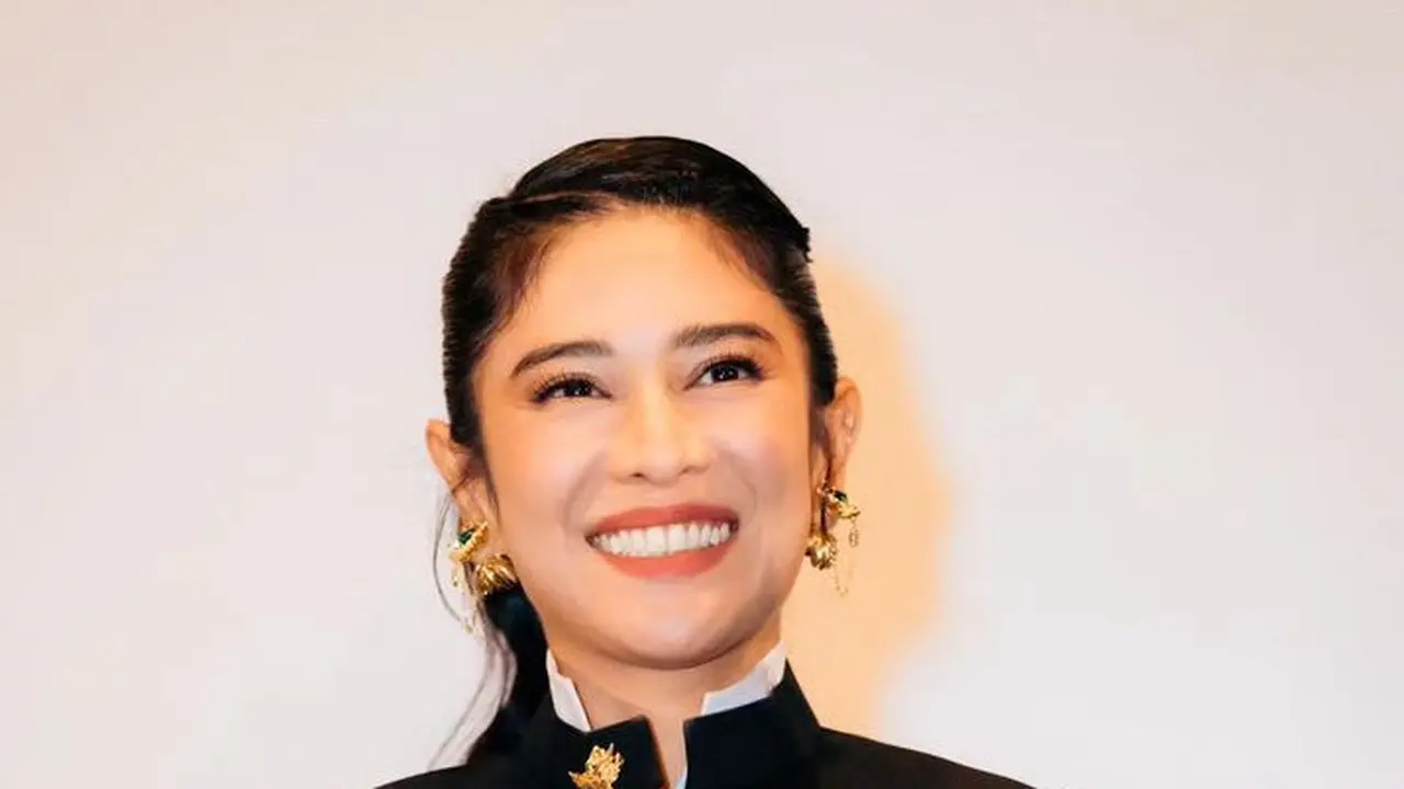 Gaya Modern Dian Sastrowardoyo
