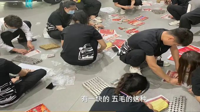 Pria Ini Beli Mobil Seharga Rp114 Juta Pakai Uang Koin