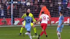 Radamel Falcao menaklukan Manchester City di Stadion Etihad dalam laga Liga Champions saat membela AS Monaco di babak fase grup.