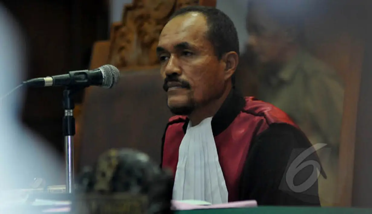 Sidang lanjutan praperadilan Budi Gunawan tersebut dipimpin Hakim Sarpin Rijaldi dengan agenda pembacaan permohonan terhadap KPK di PN Jakarta Selatan, Senin (9/2/2015). (Liputan6.com/Johan Tallo)