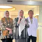 Direktur Utama RSUD Tarakan Dian Ekowati menyampaikan konferensi pers terkait pemeriksaan kesehatan terhadap pasangan bacagub-bacawagub Jakarta 2024 dari jalur independen Dharma Pongrekun-Kun Wardana. (Liputan6.com/Winda Nelfira)