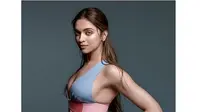 Seksinya Gaun Belahan Menantang Deepika Padukone