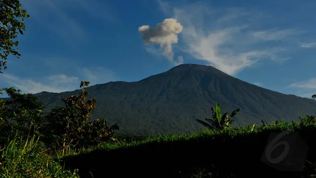 Gunung Slamet Siaga Tiga, Warga Santai 