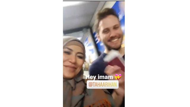 Resmi Menikah, Ini 6 Momen Manis Cinta Penelope dan Suami Bulenya