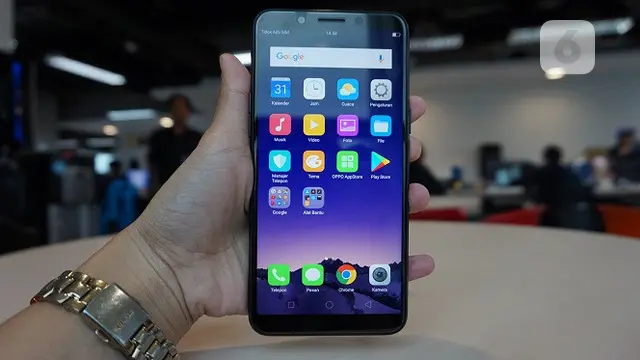 Menggenggam Oppo A83