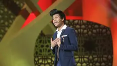 Salah satu peserta Akademi Sahur Indosiar (Aksi) Asia Syed Iqmal memiliki gaya rambut berbeda dari gaya dai yang lain. Peserta asal Malaysia itu bahkan memiliki julukan baru dari ustazah Mama Dedeh saat mengikuti Aksi Asia.(Nurwahyunan/Bintang.com)