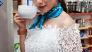 Irish bella ini pun mengungkapkan banyak perbedaan yang ia rasakan antara Sinetron Anugerah Cinta dan Sinetron Berkah Cinta, Jakarta, Sabtu (28/1). Menurut Irish Berkah Cinta adalah sinetron sekelas film (Liputan6.com/Gempur M Surya)