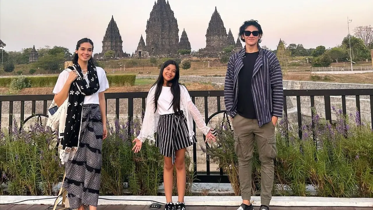 6 Ide Batik Couple yang Serasi dari Annisa Pohan-AHY hingga Erina Gudono-Kaesang Pangarep