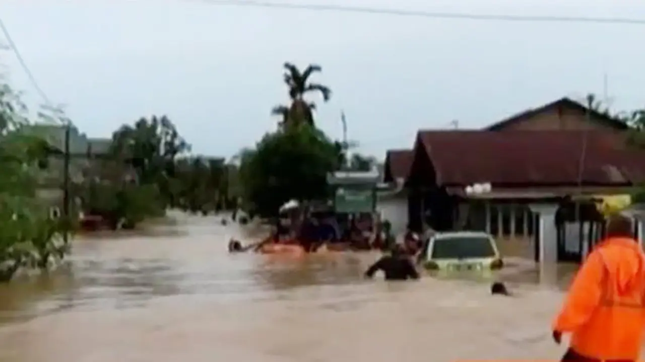 Segmen 2: Banjir di Padang hingga Pemakaman Korban Heli Jatuh