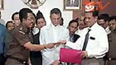 Keputusan Kejaksaan Agung untuk mengajukan PK terhadap pembatalan SKPP Bibit Samad Rianto dan Chandra M Hamzah disikapi negatif oleh ICW. Keputusan itu justru membuat dua Wakil Pimpinan KPK tersebut kembali menjadi tersangka. 