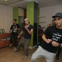 Persiapan secara khusus terus dilakukan demi menandai usianya yang telah mencapai satu dekade. Lyla Band tengah mempersiapkan konser bertajuk 'Decadance'. (Andy Masela/Bintang.com)