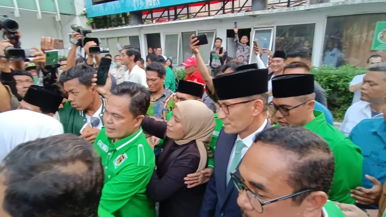 Menteri Pariwisata dan Ekonomi Kreatif (Menparekraf) Sandiaga Uno resmi bergabung ke Partai Persatuan Pembangunan (PPP)