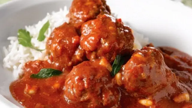 Resep Bola Daging Kuah Semur untuk Makan Siang