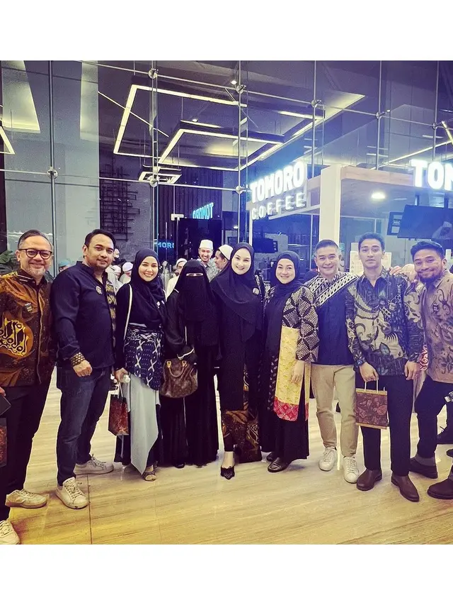 10 Potret Artis Hadiri Safari Dakwah Habib Umar, Marsha Timothy Jadi Sorotan