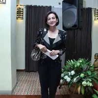 Memiki tubuh ideal menjadi idaman banyak wanita. Apalagi sebagai selebriti yang menjadi sorotan masyarakat. Makan teratur dan rajin olahraga itulah menjadi salah satu caranya. (Nurwahyunan/Bintang.com)