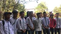 Geng remaja di sekolah biasanya identik dengan hal negatif, tapi tidak dengan geng asal SMKN 1 Kota Tangerang Selatan ini. (Liputan6.com/Pramita Tristiawati)