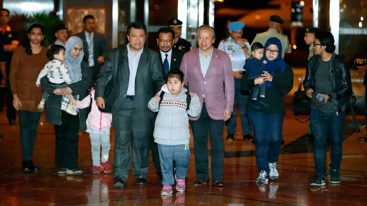 20170331-Sembilan Warga Malaysia Pulang dari Korea Utara-AP