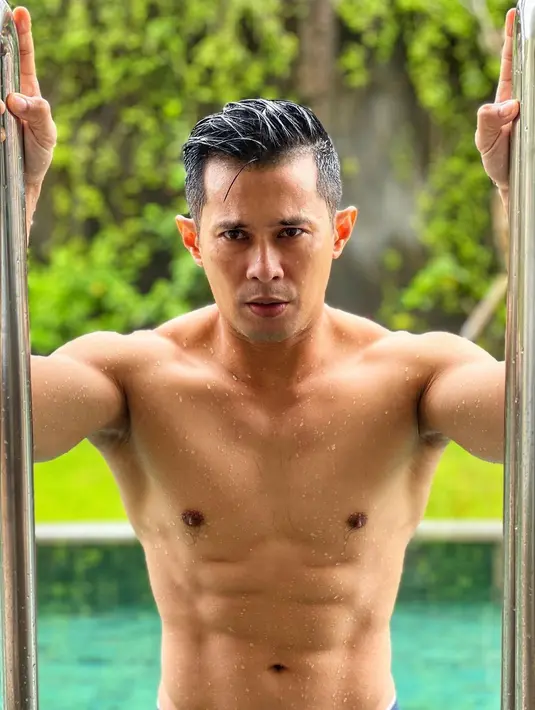 Diusia ke 39 tahun ini, Afdhal Yusman tampak lebih sehat dan bugar, karena ia menjalankan program healthy lifestyle. (FOTO: instagram.com/afdhal_yusman/)
