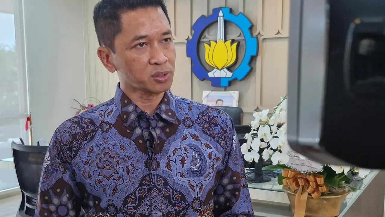 Rektor Institut Teknologi Sepuluh Nopember (ITS) Surabaya Bambang Pramujati. (Dian Kurniawan/Liputan6.com)