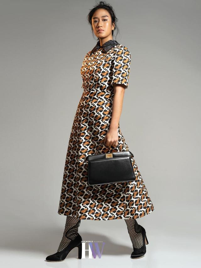 Sering Dicap Sangar, Ini 6 Gaya Feminin Chef Renatta saat Pemotretan