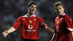 Roy Keane dikenal sebagai pemain yang memiliki karakter keras. Keane tercatat berkarier di Liga Inggris selama 14 tahun (1992-2006) dengan menorehkan 7 kartu merah. Uniknya, semua kartu merahnya didapatkan ketika dirinya membela Manchester United. (AFP/Andrew Yates)