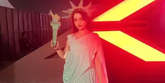 Megan Domani jadi Patung Liberty [Instagram/megandomani1410]