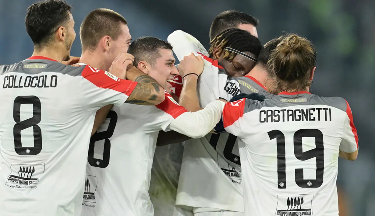 Tendangan penalti Paulo Dybala di menit ke-85 membawa tuan rumah berbalik unggul 2-1 dan menang atas Cremonese. (Alfredo Falcone/LaPresse via AP)