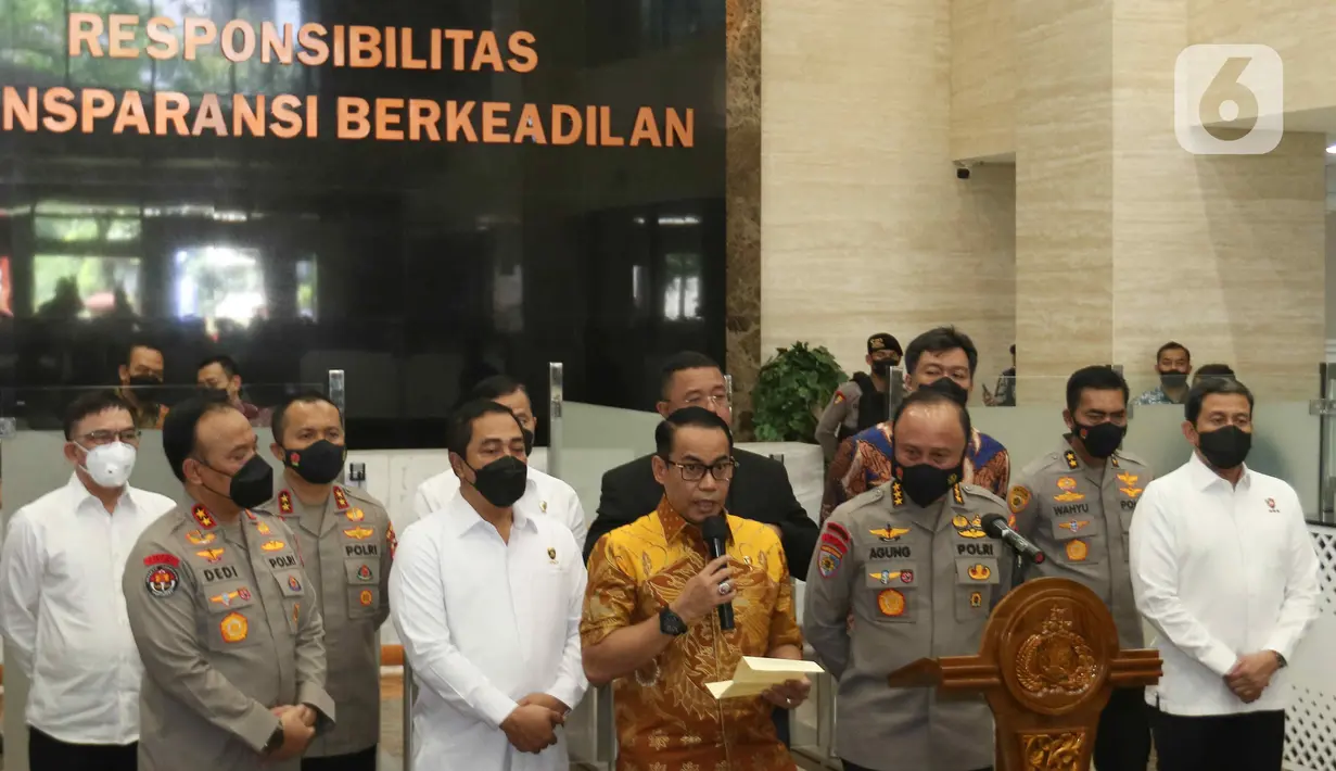Dirtipidum Bareskrim Polri, Brigjen Pol Andi Rian Djajadi memberikan keterangan dalam jumpa pers di Gedung Bareskrim Mabes Polri, Jakarta, Jumat (19/8/2022). Polri menetapkan istri mantan Kadiv Propam Polri Irjen Ferdy Sambo, Putri Candrawathi, sebagai tersangka terkait kasus kematian Brigadir J atau Brigadir Nofriansyah Yoshua Hutabarat. (Liputan6.com/Herman Zakharia)