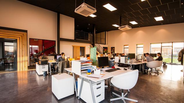 Ilustrasi badan usaha, disrupsi