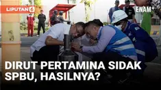 Direktur Utama PT Pertamina (Persero), Simon Aloysius Mantiri, melakukan inspeksi mendadak ke sejumlah SPBU di Jakarta untuk memastikan kualitas BBM Pertamina. Dalam sidak yang didampingi oleh PT Surveyor Indonesia dan TÜV Rheinland Indonesia. Bagai...