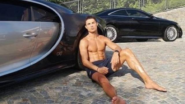 Cristiano Ronaldo Jadi Pemilik Bugatti Centodieci yang Hanya Ada 10 Unit (Autoevolution)