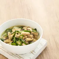 Empis empis tempe./Copyright&nbsp;https://www.shutterstock.com/g/Tyas+Indayanti