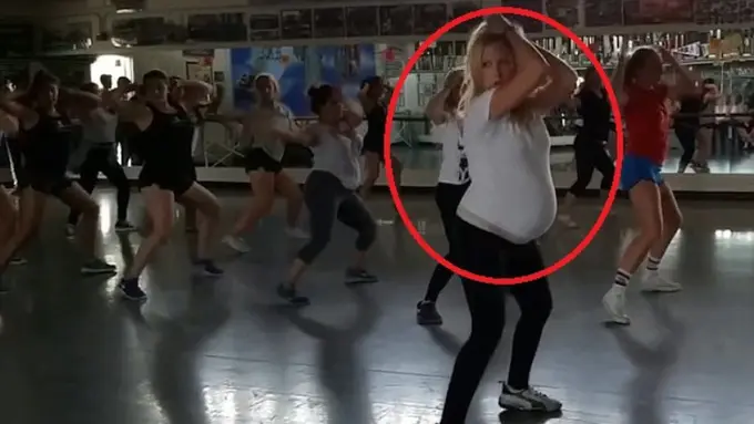 Wow, Hamil Tua tapi Wanita Ini Masih Mengajar Tari Hip Hop!